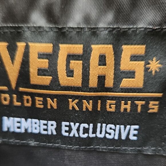 Gold NHL Vegas Golden Knights Bomber Jacket with Satin Finish Mens XL - Picture 3 of 6